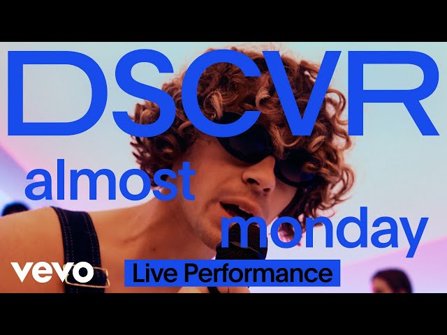 almost monday - sunburn (Live) | Vevo DSCVR