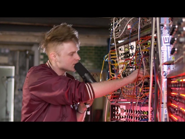 Groundhog Day - Look Mum No Computer Session With Red Bull Music
