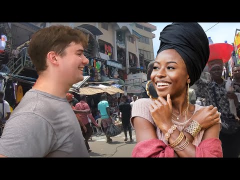 White Guy Speaks Multiple African Languages in Nigerian Market, Locals Stunned