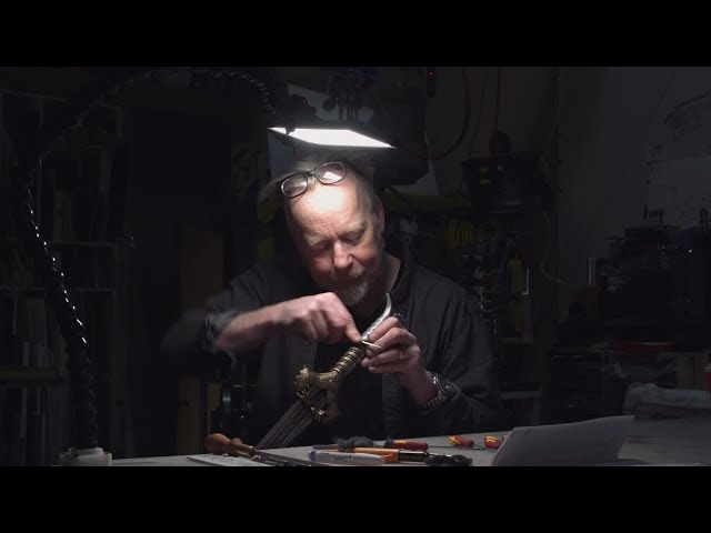 Adam Savage's One Day Builds: Custom Workbench LED Lamp!