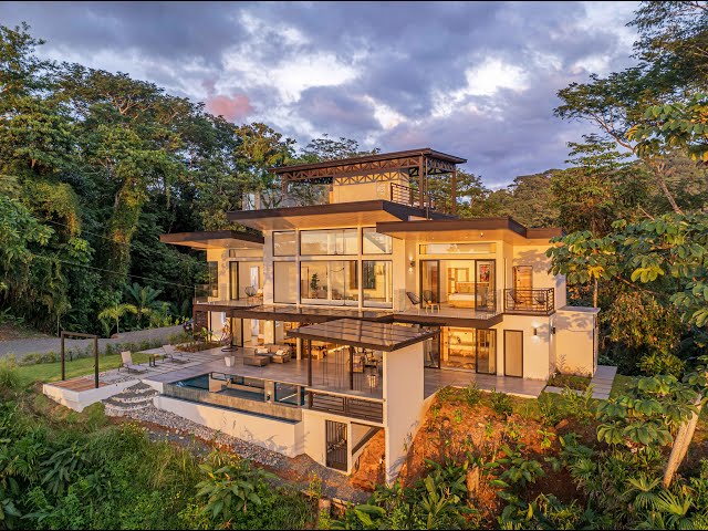 Villa Elegante- Playa Dominical, Costa Rica