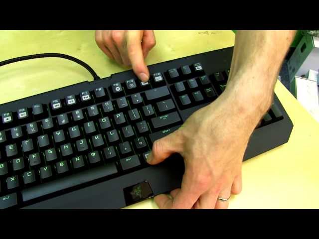 Razer Black Widow Ultimate 2013 Mechanical Keyboard Unboxing & First Look Linus Tech Tips