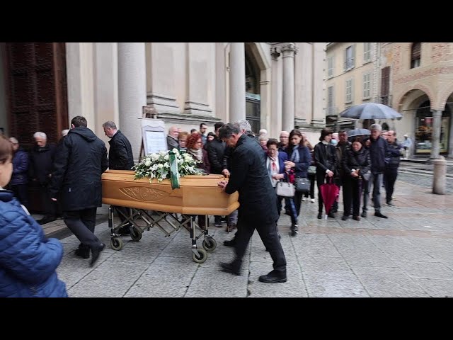Vigevano, i funerali dell'ex consigliere e volontario Vincenzo Rosato