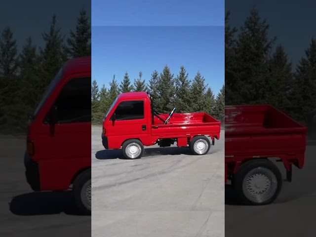 Mini Truck tries drifting