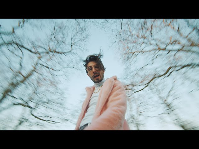 bbno$ - i see london i see france (Official Video)