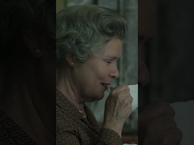 Never seen The Crown so delightfully savage #netflix