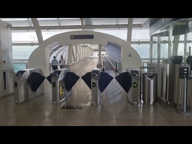 Dubai Metro Ride: Airport Terminal 3 to Union Metro Station