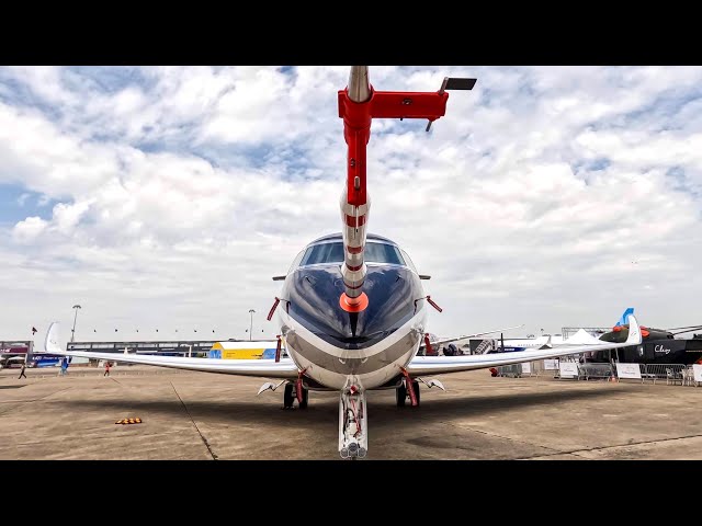 Gulfstream Aerospace G800 | Paris Air Show