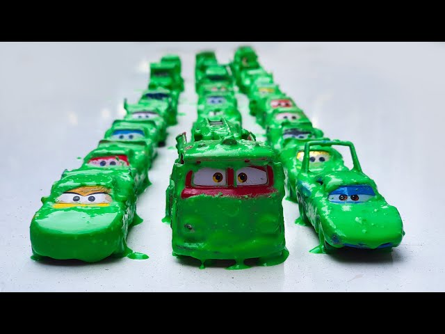 Disney Pixar Cars fall into the water: Lightning McQueen, Mater, Dinoco, Sally Carerra, Miss Fritter