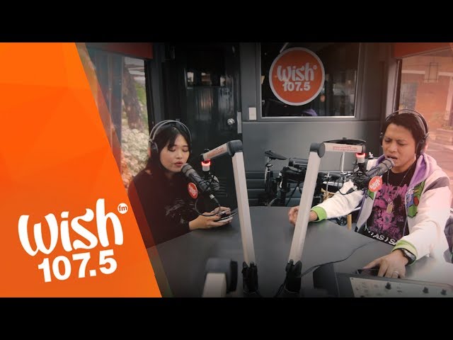 Dello and Yumi perform "Sana 'Di Na Lang" LIVE on Wish 107.5 Bus