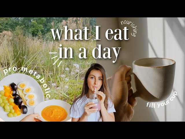 WHAT I EAT IN A DAY // for energy, stress support and a fast metabolism