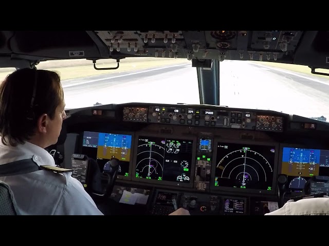 Boeing 737 MAX 8 - Start and Takeoff Procedures - Santa Cruz  -  Bolivia