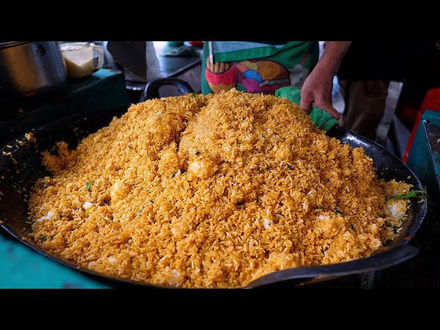 1$ fried rice, 20 employees, 1,000 customers per day, Giant steel pot Nasi Goreng - Indonesian food