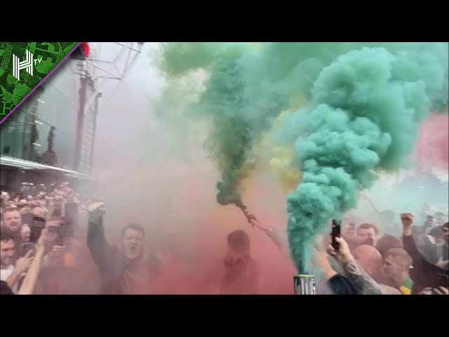 "We want the Glazers OUT!" | Amazing scenes from the Man United fan protests outside Old Trafford 💛💚