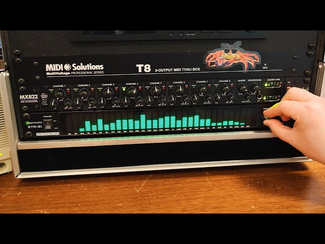 MIDI RackMountain Upgrade! RTA-31 Spectrum Analyzer