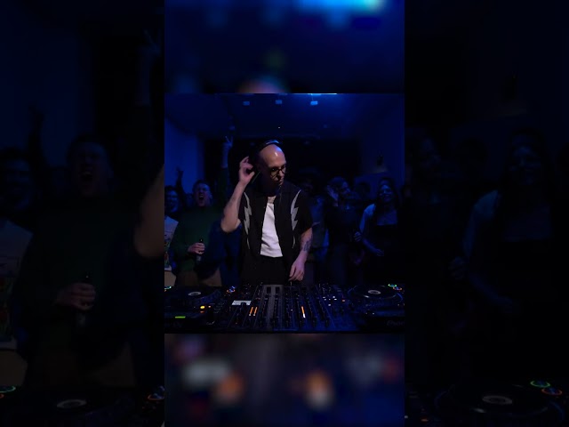 Pure wobblers from Leon Vynehall in the Lab LDN 😲