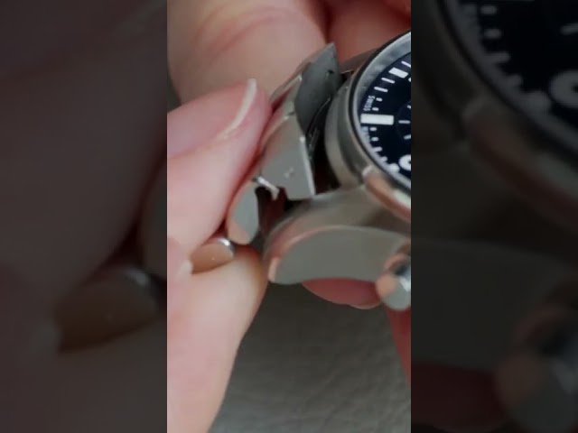 Why Doesn’t Every Watch Do This? #shorts | Watchfinder & Co.