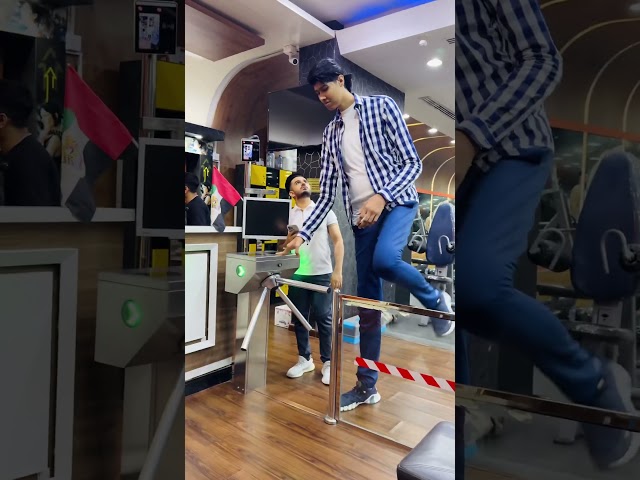 Do not miss the the End😂of video A created new with world tallest man#Abdul_Ghafoor#Muhammad_Shakoor