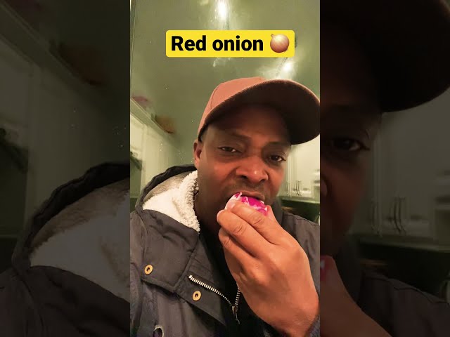 Oh no just eating my red onion before I go to bed #shorts