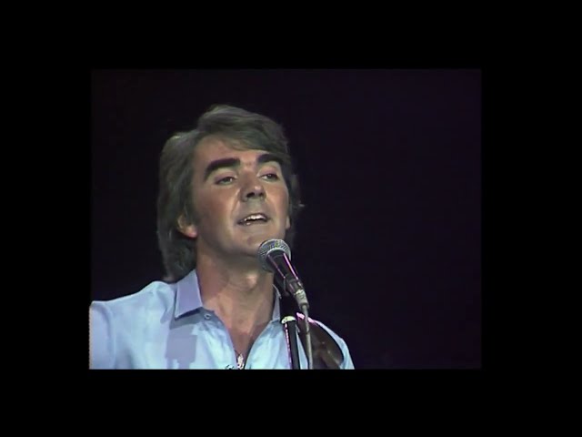 Johnny McEvoy - The Leaving Of Liverpool (Live 1982)