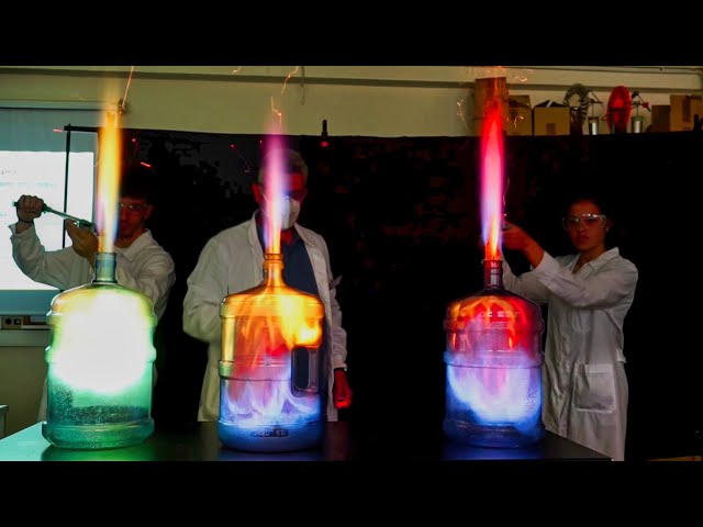 Chem Group students demo Experiments