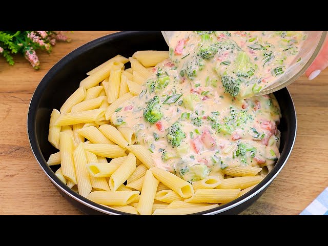 I make this creamy pasta with broccoli every day! Delicious and very simple dinner recipe.