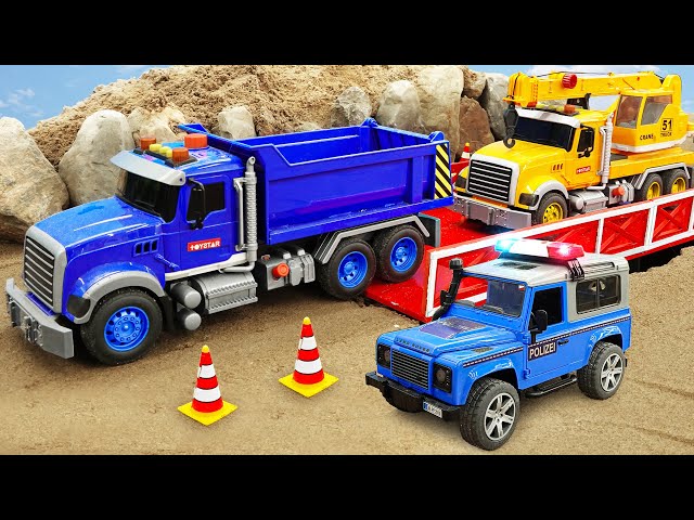 Máy xúc, xe tải cùng nhau xây cầu bằng LEGO ở công trường vui nhộn   Bé Cá ô tô đồ chơi