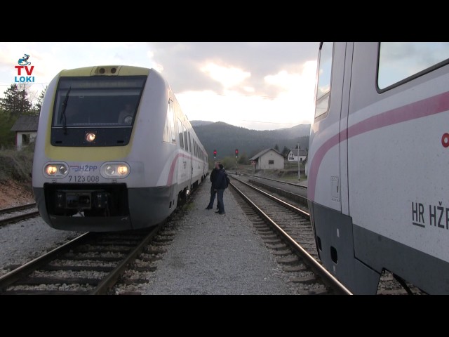 HŽ križanje nagibnih vlakova u Ličkom Lešću/Passenger train in Croatia