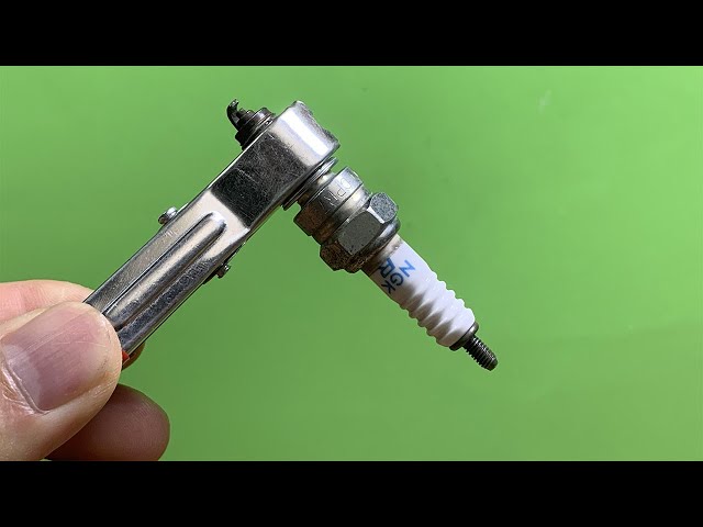 Don't throw away your old SPARK PLUG! DIY TechTrends will turn it into a simple Soldering Iron