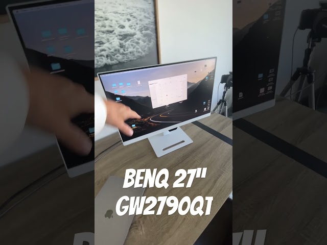 BenQ and Unclestef are giving away a 27" Monitor.