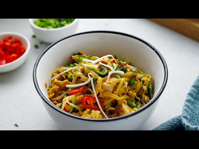 Keto Thai Chicken Zoodle Recipe [Low-Carb Takeout Replacement]