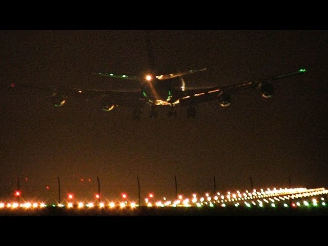 Boeing 747-200 Veteran Avia night landing at Hannover Airport at night