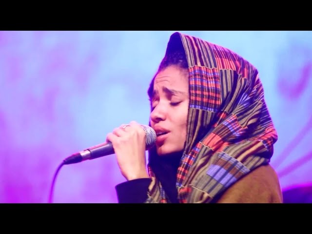 Nneka LIVE "Walking" - My Fairy Tales - Tour 2015 @Jam'in'Berlin