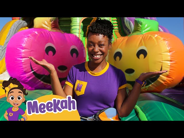 HALLOWEEN SPECIAL: Meekah Plays on the Pumpkin Bouncy House
