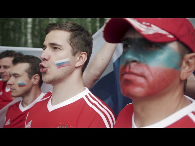 Russian Fans sing Ridum Ridum for Icelanders | FIFA 2018 | Á Sprengisandi