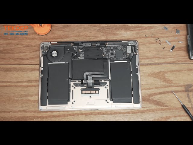 Reviving a Drowned MacBook Air 2020 : Liquid Damage Restoration A2179