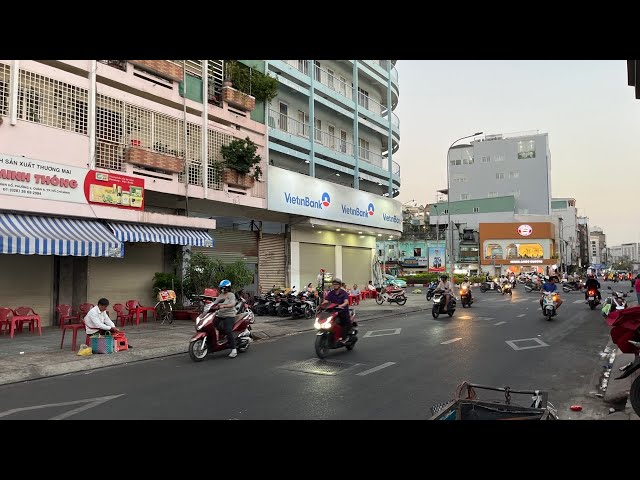 Vietnam LIVE Exploring Ho Chi Minh City (Saigon) Monday Night (March 18, 2024)