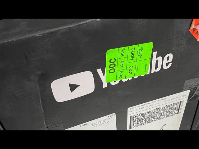 Unboxing Silver Play Button - 100K yeahhh