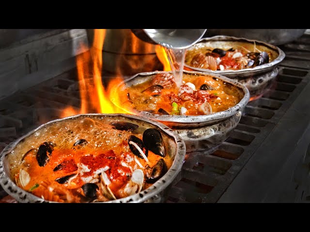 Korea Street Food - Amazing Seafood Ramen , Steamed octopus