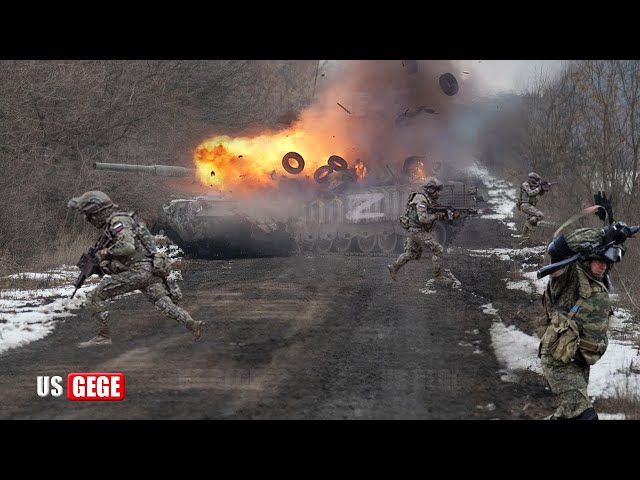 Horrible! Ukrainian blow up T-72 tank and hundreds Russian mercenaries that newly arrive at Avdiivka