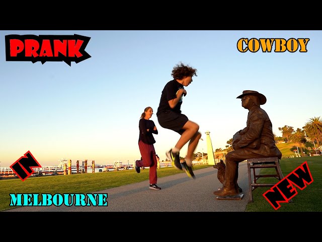 #Cowboy_prank in Melbourne. awesome reactions. Don't miss it lelucon statue prank. Luco Patong