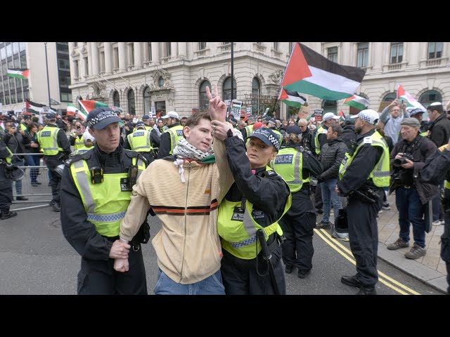 Heated scenes as pro-Palestine protesters FACE OFF with pro-Israel demo in Central London