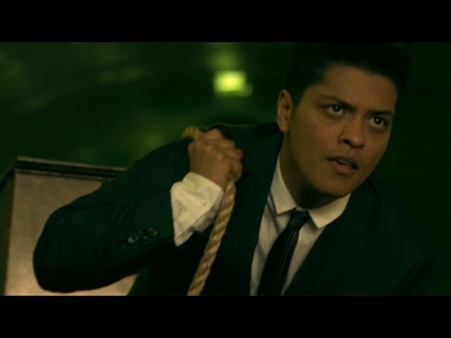 Bruno Mars - Grenade (Official Music Video)