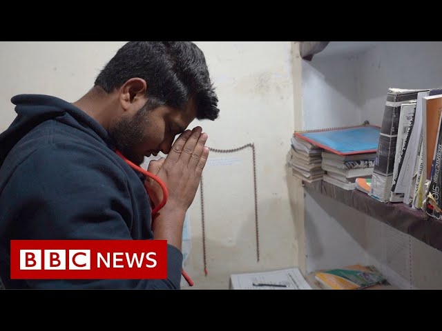 Inside the lives of India’s angry job seekers - BBC News