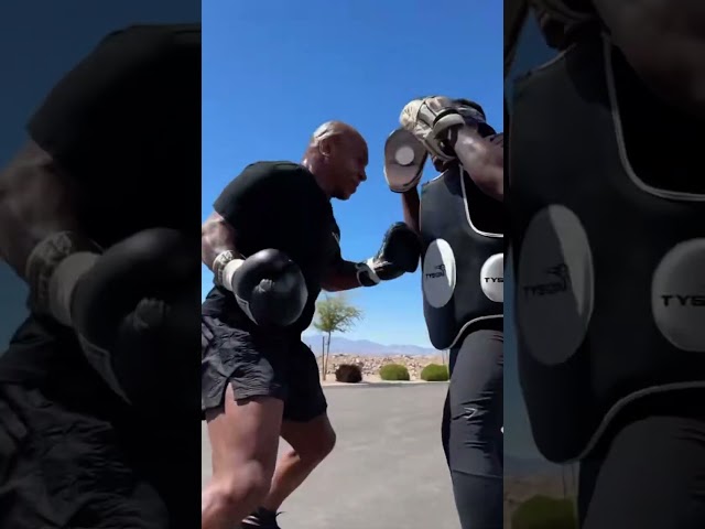 MIKE TYSON STILL A BEAST 🔥🥊 TRAINING FOR JAKE PAUL #shorts #boxing #viral