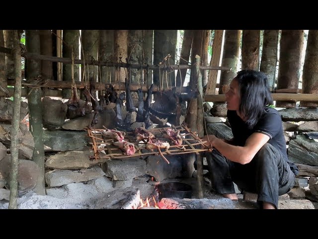 Lots of smoked meat, Building complete and warm survival, Survival Instinct, Wilderness Alone, Ep182