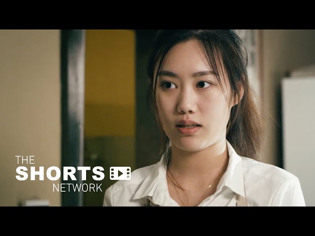 An illegal Chinese immigrant harassed on the job by her boss. | Short Film "Winter's Winter"
