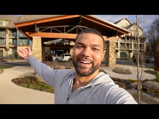 My Solo Trip Back to Dollywood - Staying at the NEW HeartSong Lodge - Travel Day to Tennessee!!