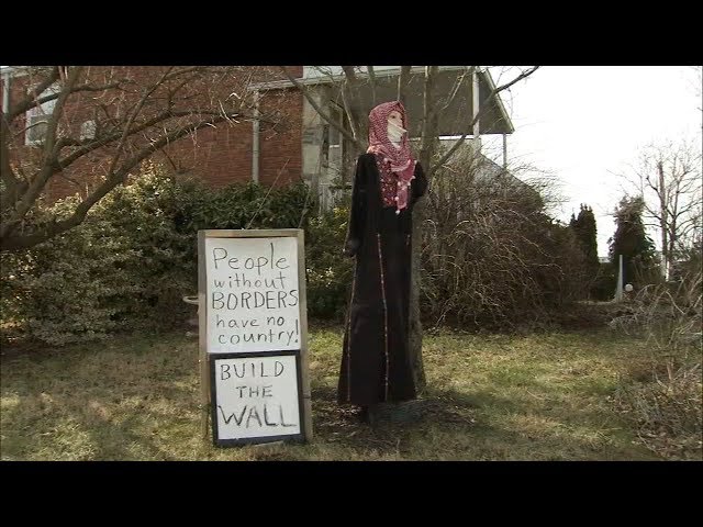 'Build the Wall' mannequin yard display causing controversy