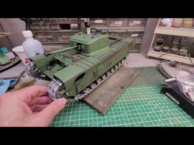 1/16 RC Tongde Churchill Tank out of the box